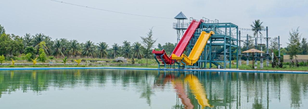 Kanopi Tipi Hotel Kampung Sungai Rengit Esterno foto